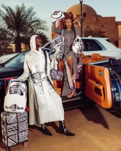A.I.8 AFRICAN INTELLIGENCE - ORIGIN STORY SHARK HANDBAG