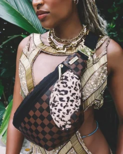 A.i.3 THE LEGACY SAVVY CROSSBODY