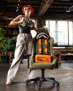 CALL OF DUTY READY FOR ACTION GAMING CHAIR