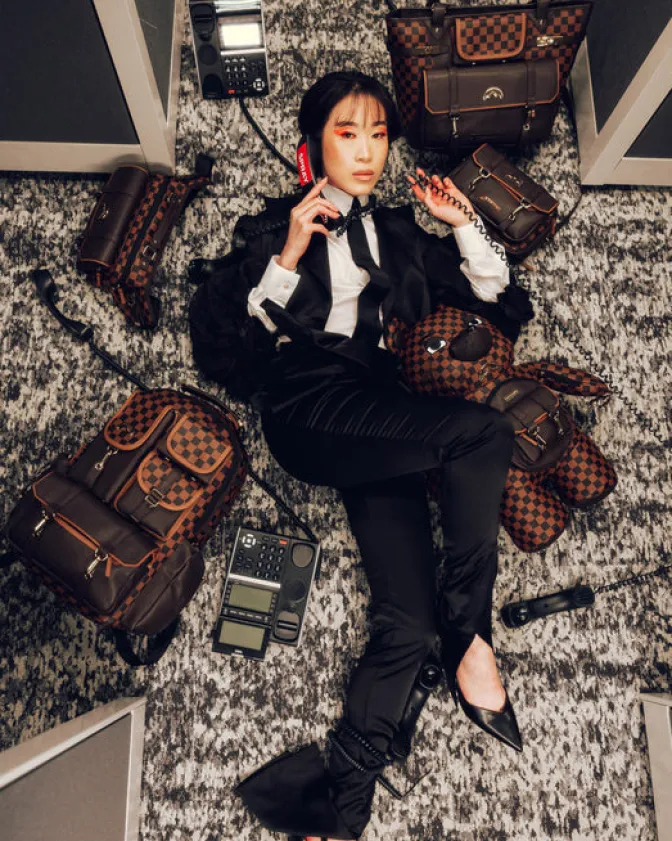 CHECKMATE ROYALE MESSENGER BRICK BAG