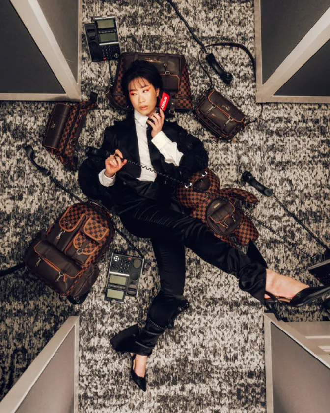 CHECKMATE ROYALE MESSENGER BRICK BAG