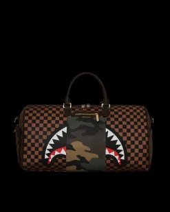 EXTERIOR GOLD ZIP POCKET SHARKS IN PARIS DUFFLE