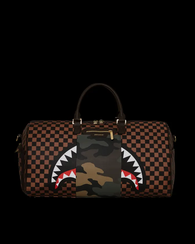 EXTERIOR GOLD ZIP POCKET SHARKS IN PARIS DUFFLE