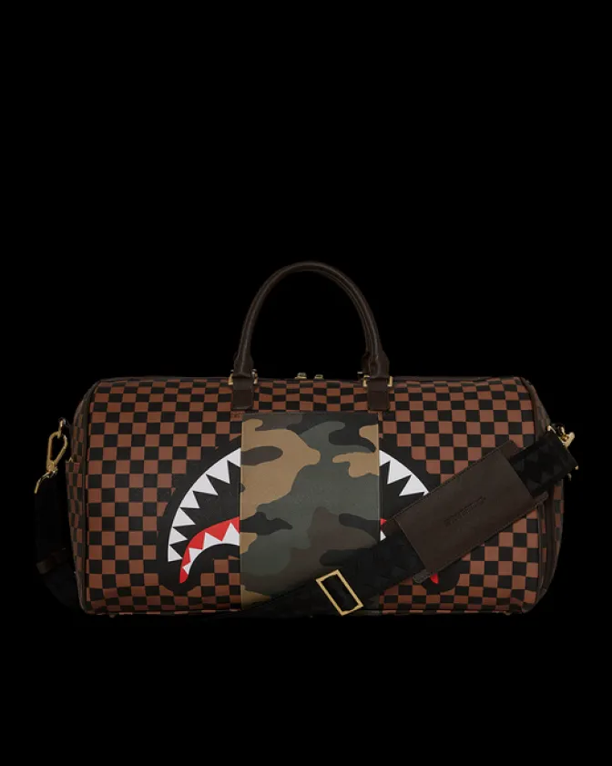 EXTERIOR GOLD ZIP POCKET SHARKS IN PARIS DUFFLE
