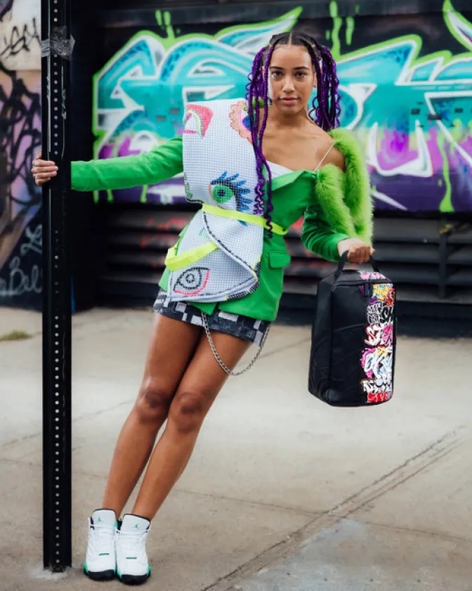 HALF GRAFF NIGHT SNEAKER HOLDER