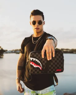 HENNY AIIR TO THE THRONE TOILETRY BAG
