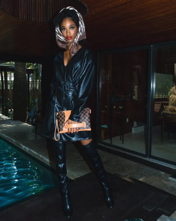 HENNY AIR TO THE THRONE CROSSOVER CLUTCH