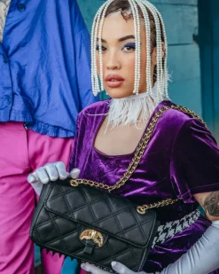 NOIR QUILT GOLD CHAIN SHARK HANDBAG