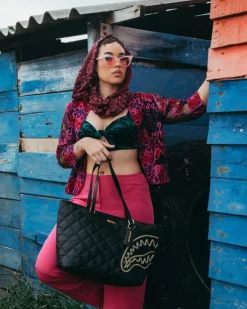 NOIR QUILT GOLD CHAIN SHARK TOTE