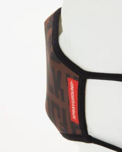 OFFENDED FORM-FITTING MASK