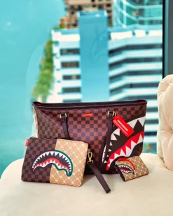 PARIS VS FLORENCE CROSSOVER CLUTCH