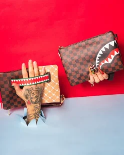 PARIS VS FLORENCE CROSSOVER CLUTCH
