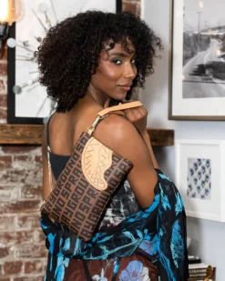 SHARKFINITY CROSSOVER CLUTCH