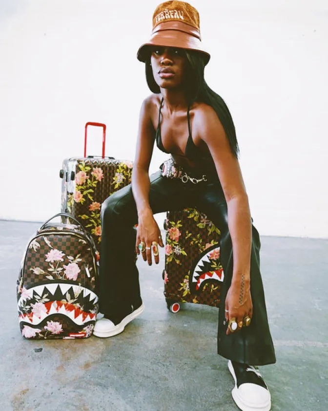 SHARKFLOWER 21.5u201d CARRY-ON SHARKNAUTICS LUGGAGE
