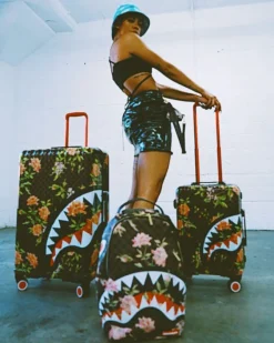SHARKFLOWER 29.5u201d FULL-SIZE SHARKNAUTICS LUGGAGE