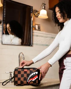 SHARKS IN PARIS VANQUISH TOILETRY BAG