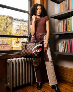SHARKS IN PARIS VANQUISH TOTE