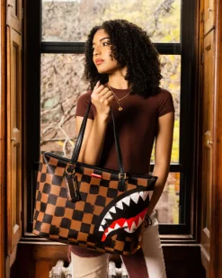 SHARKS IN PARIS VANQUISH TOTE