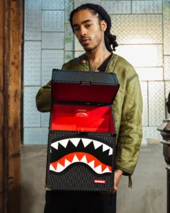 SPRAYGATTI REVV CHATURANGA SHARK 1900 BACKPACK