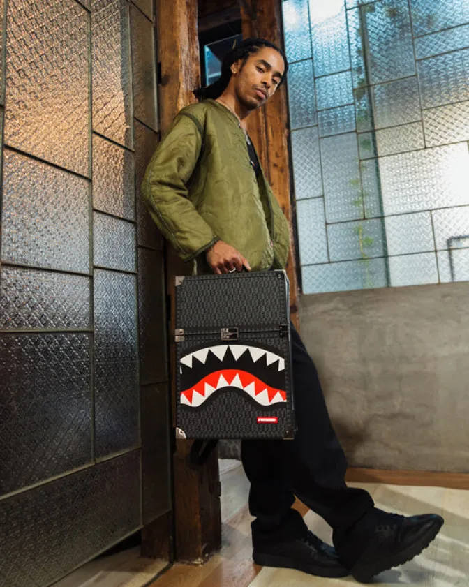 SPRAYGATTI REVV CHATURANGA SHARK 1900 BACKPACK
