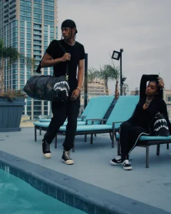 STEALTH MODE TOTE