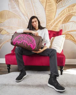 THE ARTISTS TOUCH DUFFLE