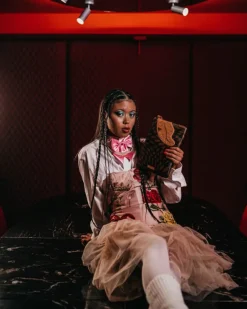 TRIPPY HENNY CROSSOVER CLUTCH